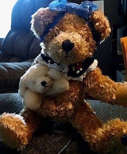 Precious Paws Kissme Bear