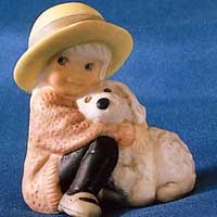 Kim Anderson's Pretty as a Picture A Cuddly Holiday Hug Figurine