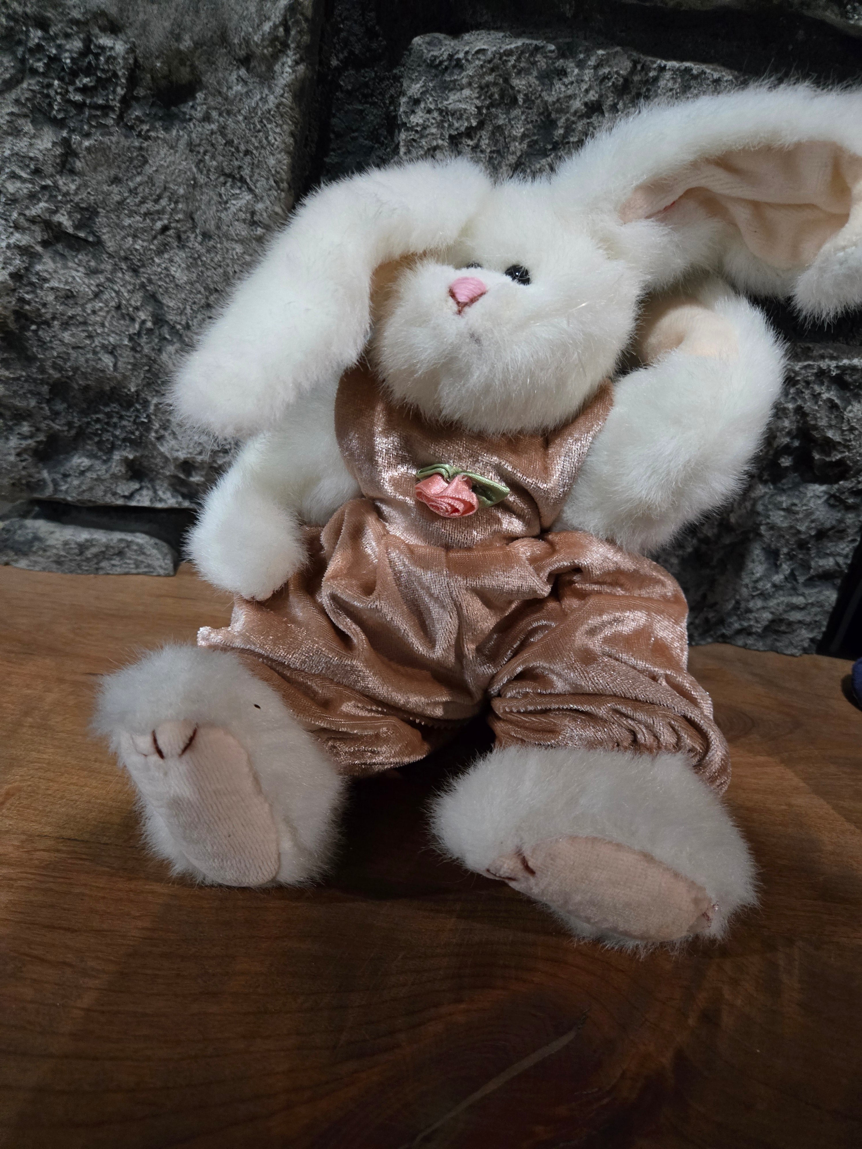 Boyds Bears Attic Treasures - Sara the Bunny – Country Croppers
