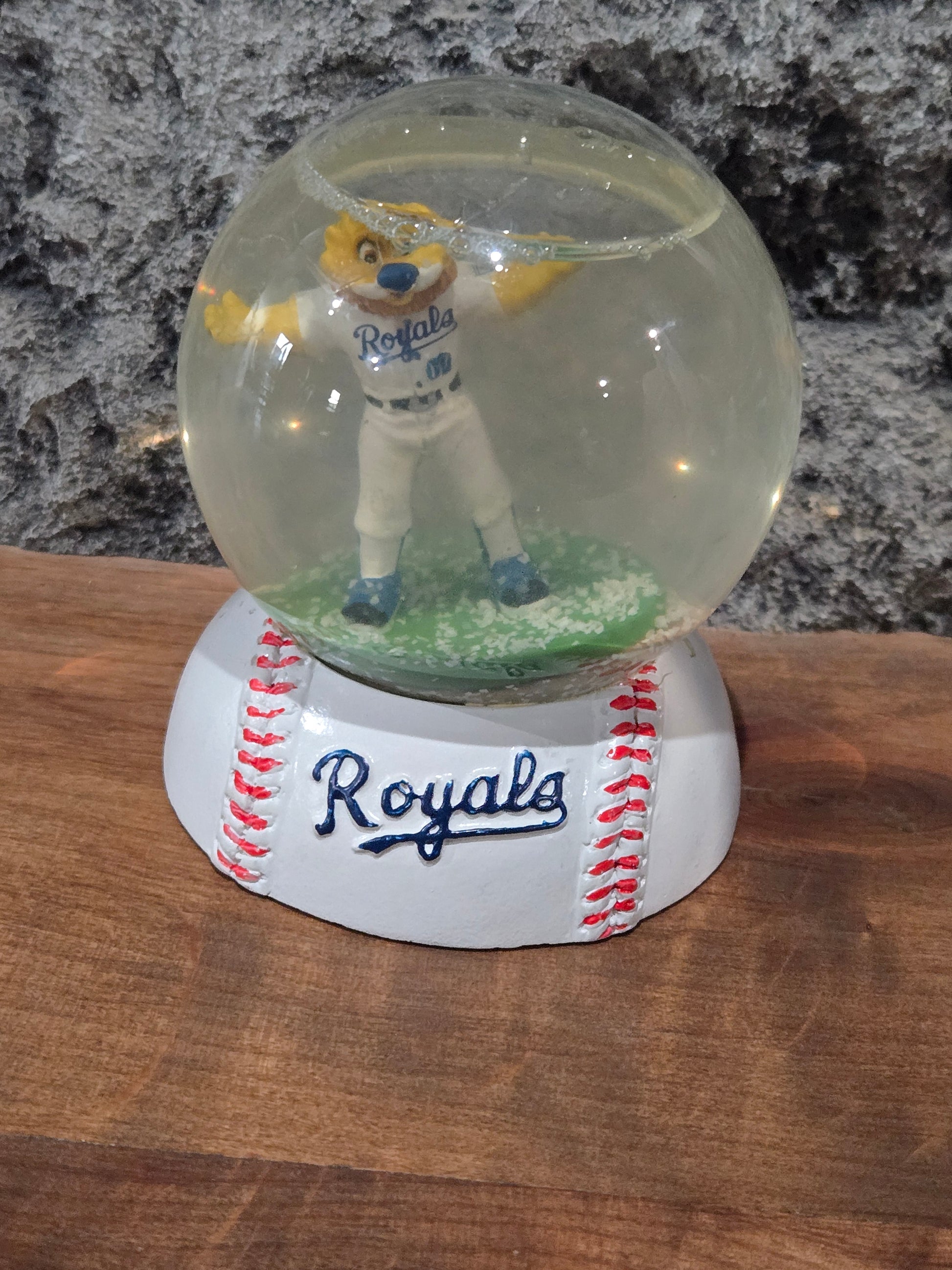 Kansas City Royals Slugger Snowglobe